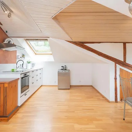 Apartman Kolm Venda Apartemendid *